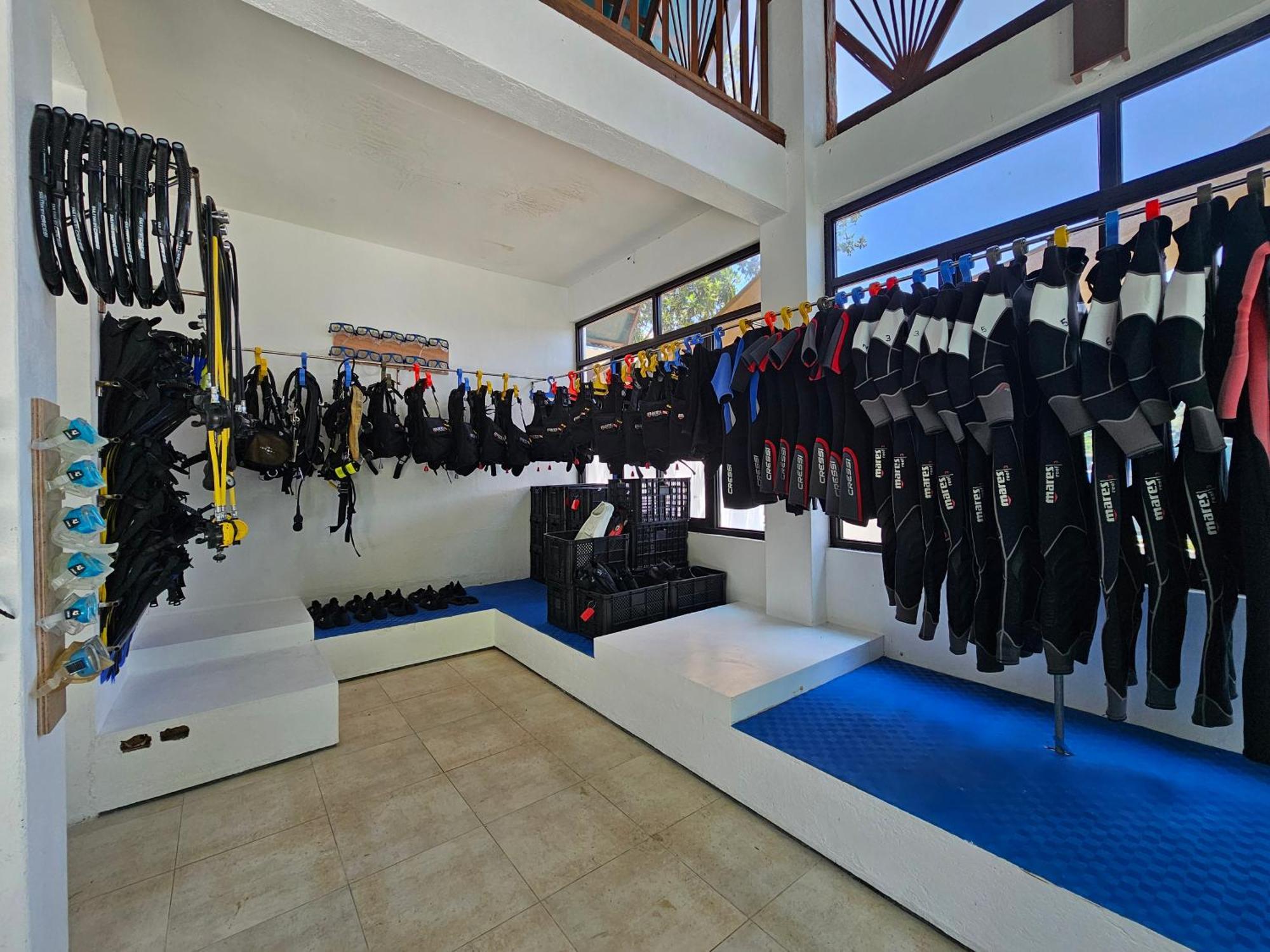 Casalay Boutique Villas & Dive Puerto Galera Exterior photo